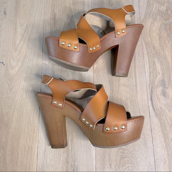 Mossimo 70s Inspired Wood Heel Clogs Size 7 - Picture 4 of 6